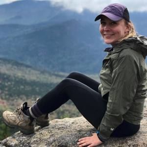 Meet your Posher, Laura